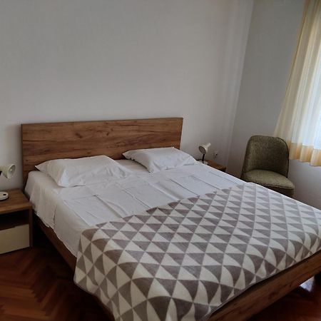 Apartments Vili Umag Bagian luar foto