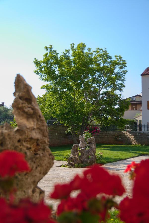 Apartments Vili Umag Bagian luar foto
