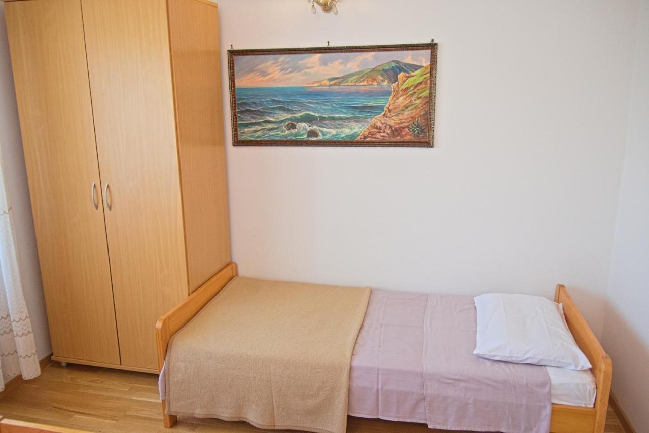 Apartments Vili Umag Bagian luar foto