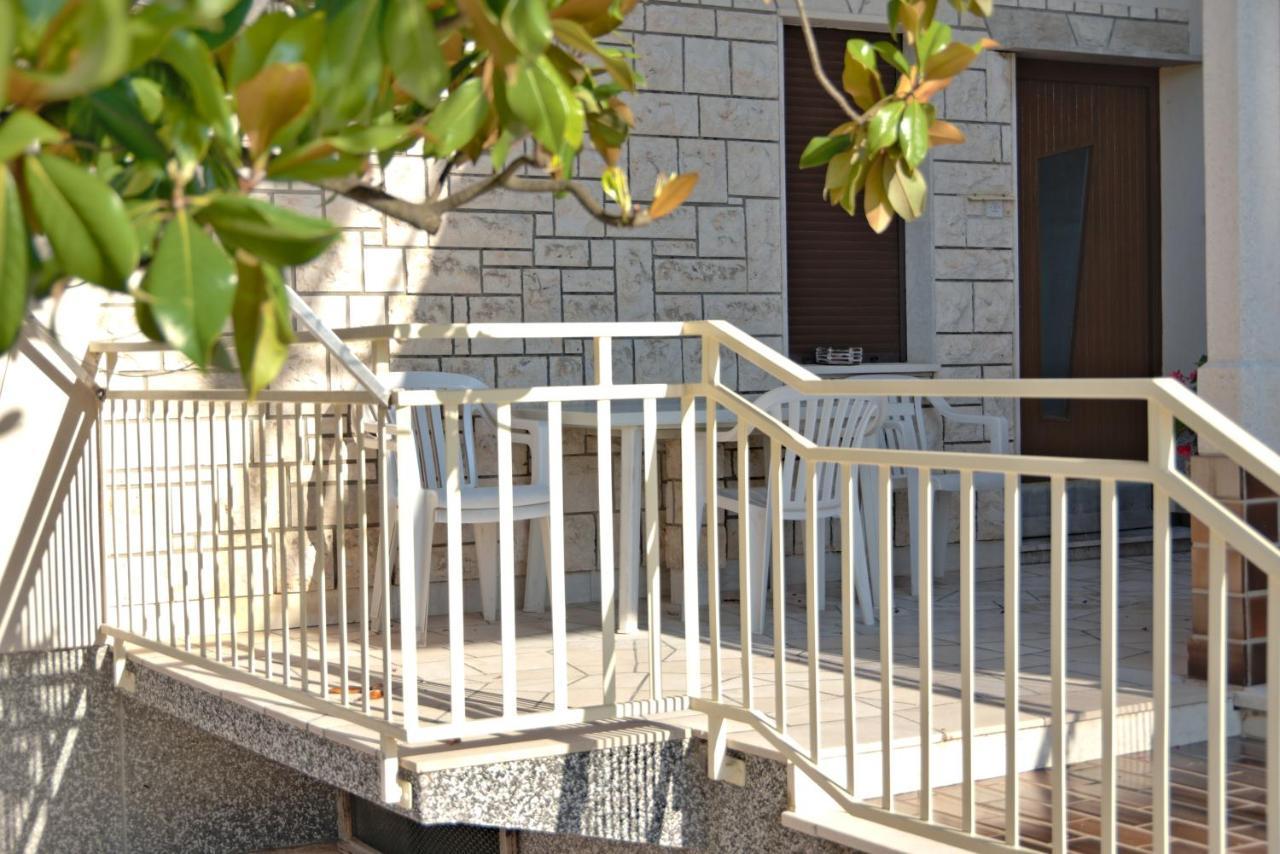 Apartments Vili Umag Bagian luar foto