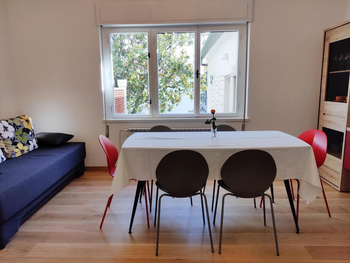 Apartments Vili Umag Bagian luar foto